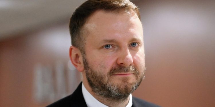 Орешкин рассказал, как отправляемые Украине деньги возвращаются на Запад