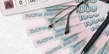 Россияне при падении ставок переложат деньги в жилье. Чем это грозит