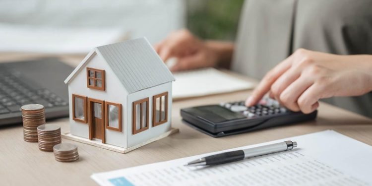 Только 8% россиян могут накопить на первый взнос по ипотеке за два