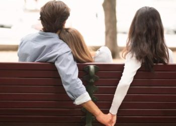 Турецкие врачи выявили 4 ключевых признака того, что партнер может изменить