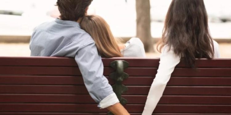 Турецкие врачи выявили 4 ключевых признака того, что партнер может изменить