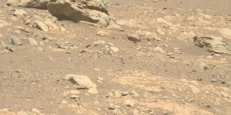 Загадочный камень Фиппсаксла. На Марсе нашли «невозможный» объект