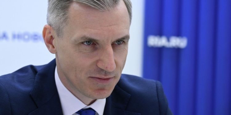 Анохин принял участие в заседании комиссии по социально-трудовым отношениям