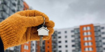 Ценовая стагнация и дорогая ипотека: выгодно ли сейчас покупать