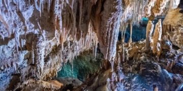 Ещё одна аномалия Под Бермудскими островами нашли гигантскую структуру