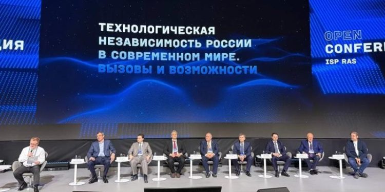 «Если пустим этого монстра…» В РАН обсудили техносуверенитет и риски ИИ