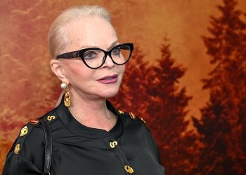 Как мошенники обманули Ларису Долину и почему суд не вернул ей