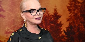 Как мошенники обманули Ларису Долину и почему суд не вернул ей