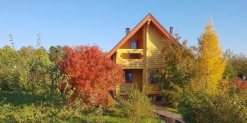 КС разъяснил права собственников земельных участков в охранных зонах