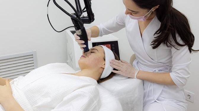 Лазерная шлифовка рубцов при постакне