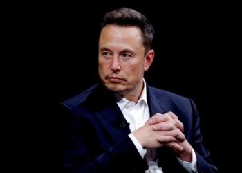 Маска рассмешило видео, на котором робот Unitree ударил разработчика в пах