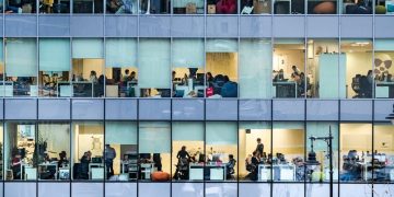 Минэк и Минтруд предложили увеличить лимит сверхурочной работы вдвое