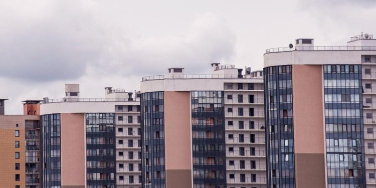 Названы миллионники — лидеры по росту цен на жилье с начала года