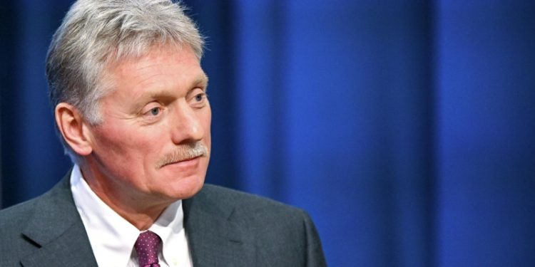 Песков рассказал, что не переживает, когда Путин сам дает слово журналистам