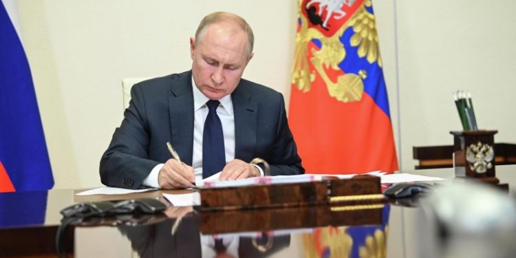 Путин исключил должность зампреда в СПЧ