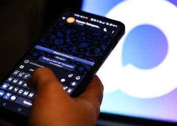 Путин подписал закон об использовании мессенджера MAХ для домовых