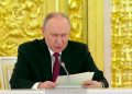 Путин поручил немедленно начать структурную перестройку экономики России