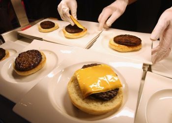 «Ромир» выяснил, сколько бургеров может купить россиянин