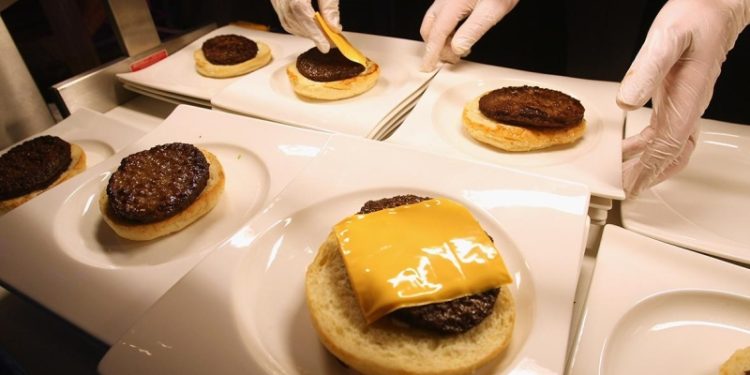 «Ромир» выяснил, сколько бургеров может купить россиянин