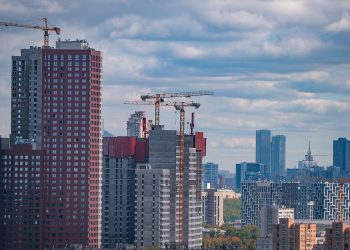 Рост цен и рекордные задержки: эксперты дали прогноз по жилью на 2026