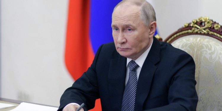 Сила России проявляется в многообразии, заявил Путин