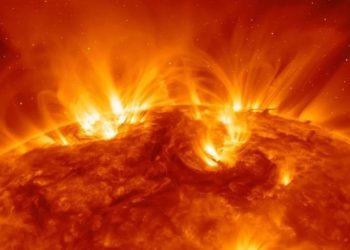 Сюрприз от «зомби-области». На Землю надвигается сильная магнитная буря