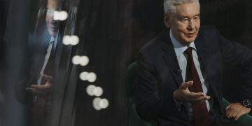 Собянин заявил о нехватке полумиллиона специалистов в Москве