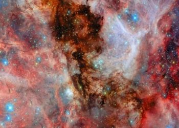 Телескоп Хаббл сделал снимок «завода по созданию звёзд» в глубине Вселенной