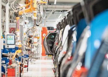 WSJ рассказала о перестройке заводов Германии на оборонку