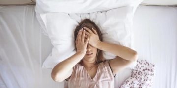 Доктор Ивашков рассказал как улучшить сон с помощью красных ночников