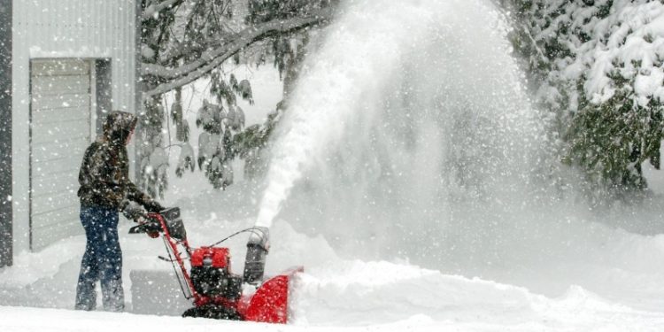 Как выбрать снегоуборщик: инструкция и советы эксперта