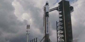 Корабль Crew Dragon приводнился в Тихом океане после миссии Crew-11