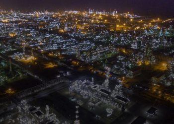 Крупнейший нефтезавод в Индии не получит российскую нефть в январе