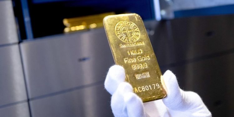 Минфин предложил ограничить физлицам вывоз золота за рубеж