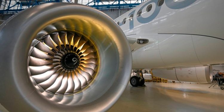 Минпромторг показал новый интерьер импортозамещенного SJ100