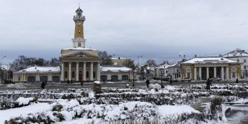 Назван единственный город Золотого кольца, где подешевело жилье