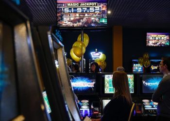 Почти 100 тыс. человек посетили российские казино в праздники