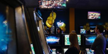 Почти 100 тыс. человек посетили российские казино в праздники