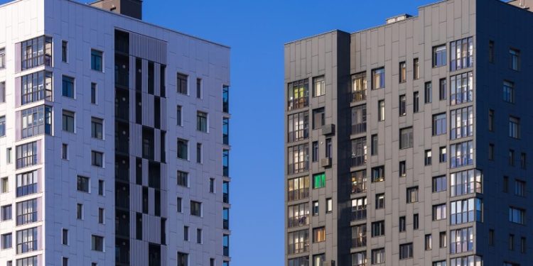 Продажи новостроек выросли лишь в шести мегаполисах в 2025 году