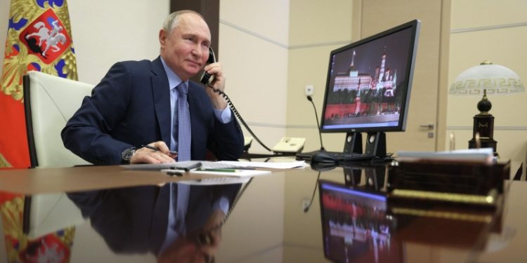 Путин постоянно контактирует с  Хинштейном