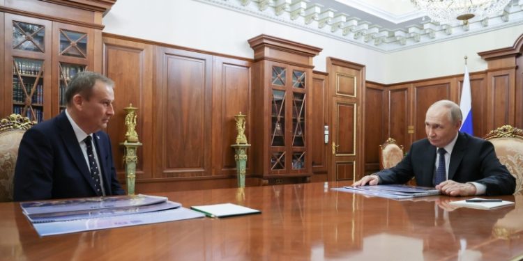 Путин встретился с губернатором Ленинградской области