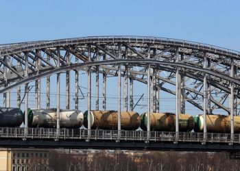 Российские власти рассмотрят вопрос снятия запрета на экспорт бензина