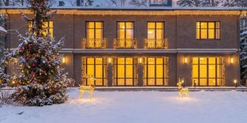 Стивен Сигал выставил на продажу свою элитную резиденцию на Рублевке