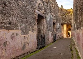 Ученые нашли 2000-летнее непристойное граффити в Помпеях