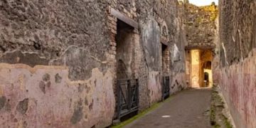 Ученые нашли 2000-летнее непристойное граффити в Помпеях