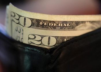 Аксаков заявил о тенденции снижения курса доллара до 40 рублей