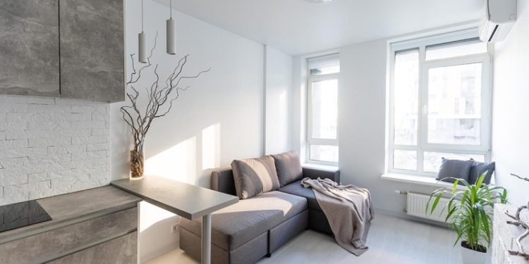 Цены аренды жилья снизились за год почти во всех мегаполисах России