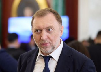 Дерипаска прокомментировал статью о «долгом одиночном плавании» России