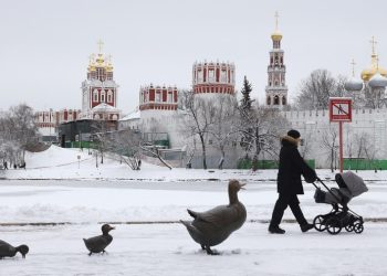 Детское пособие не смогут получить проживающие менее пяти лет в России