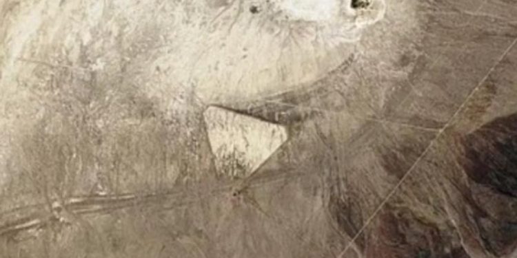 DM: строение загадочной цивилизации нашли в центре пустыни в США